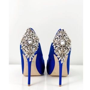 Badgley Mischka Kiara Platform Pumps 5.5  Peep Toe
